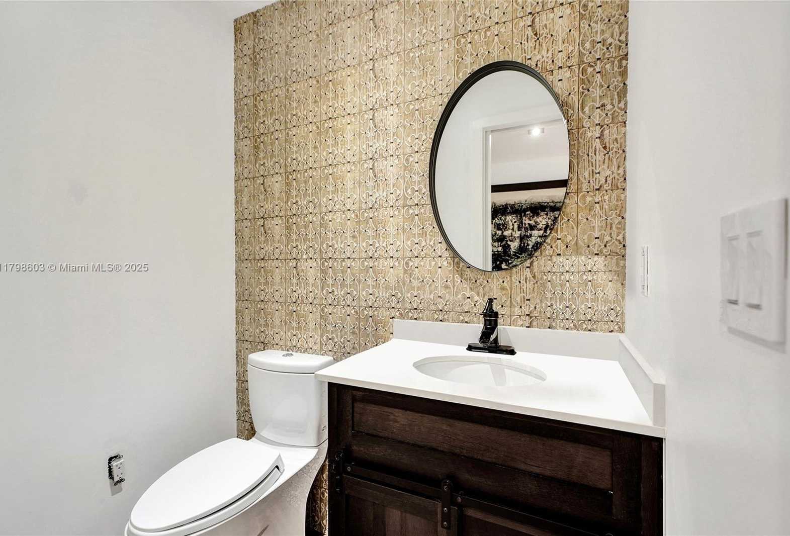 Small Image of 2075 IXORA RD, North Miami Number 28