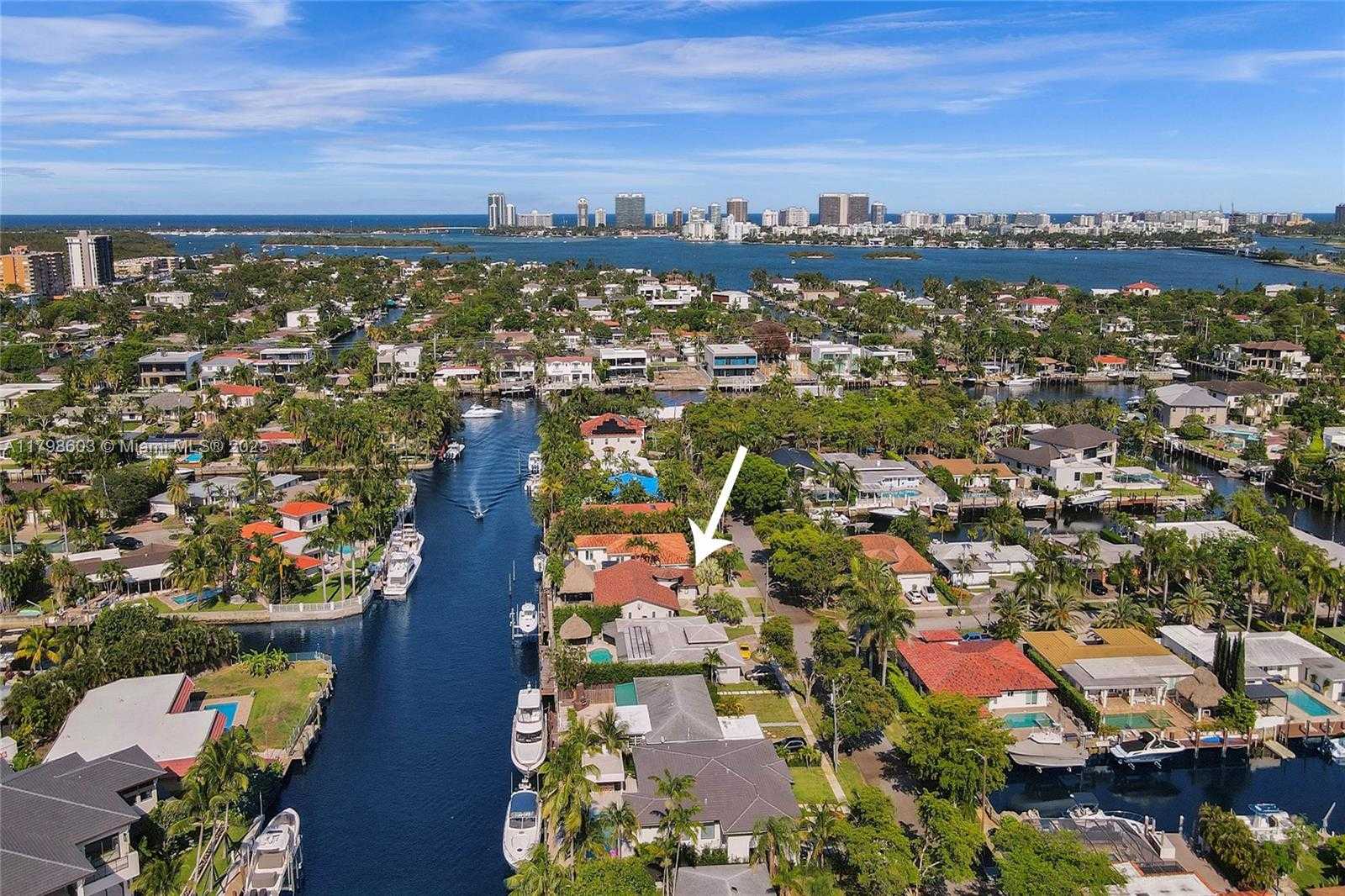 Small Image of 2075 IXORA RD, North Miami Number 5