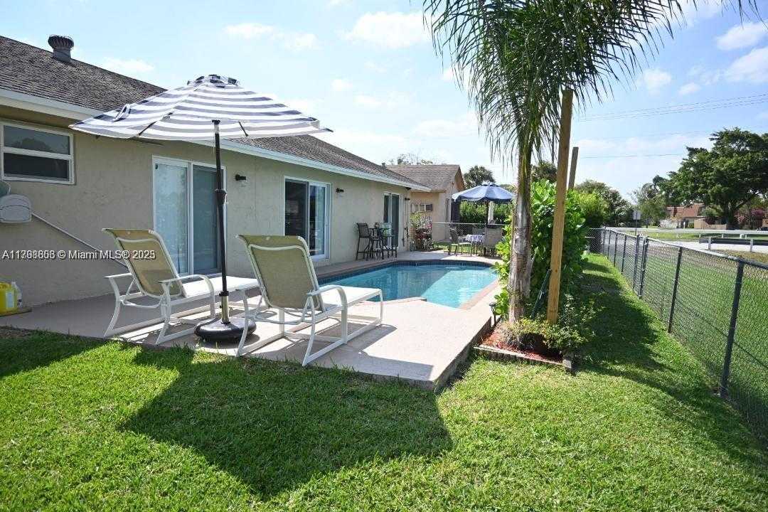 Small Image of 9349 NORTH WEST 47TH ST, Sunrise Number 5