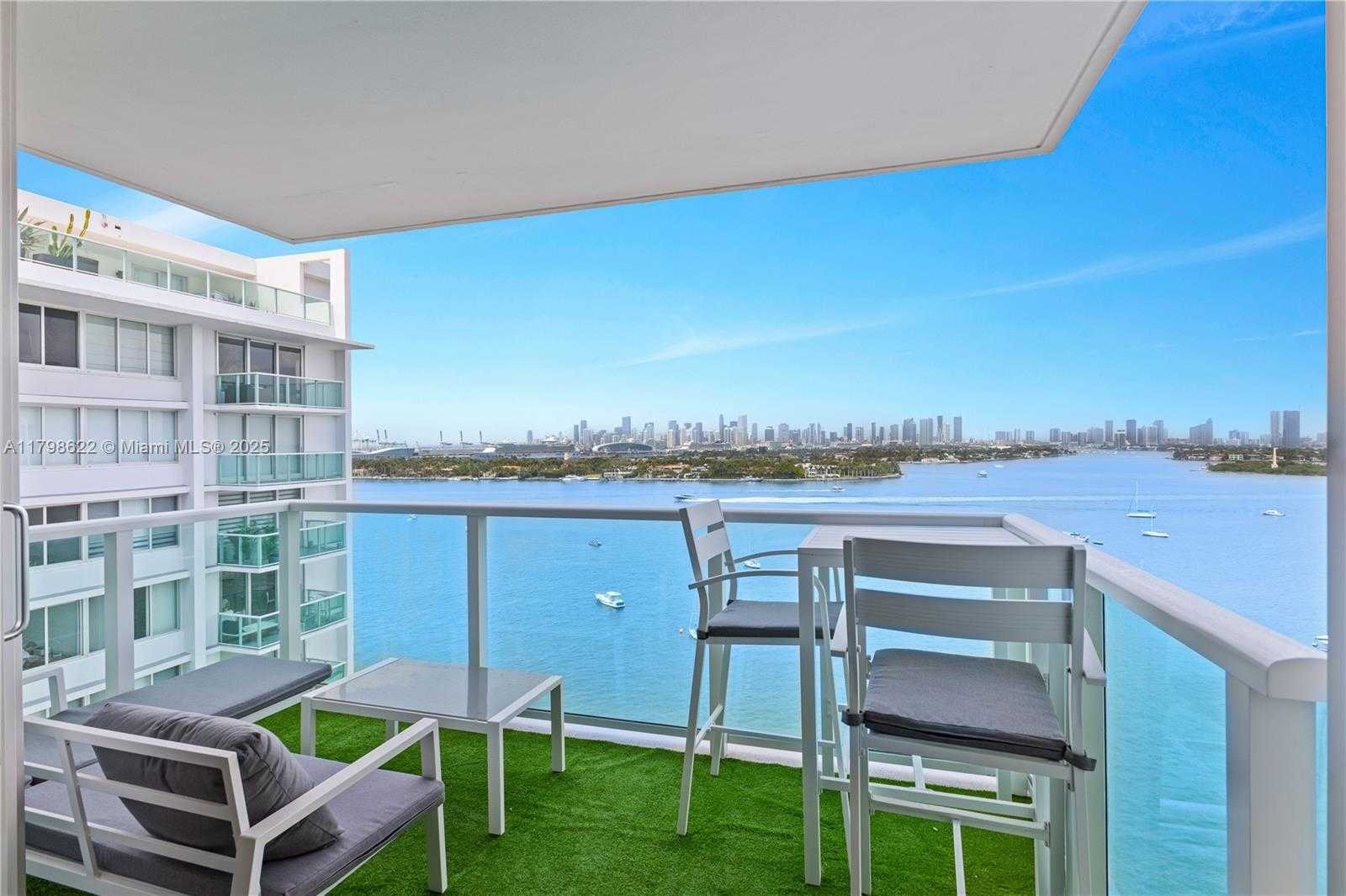 Small Image of 1000 WEST AVE #1518, Miami Beach Number 18