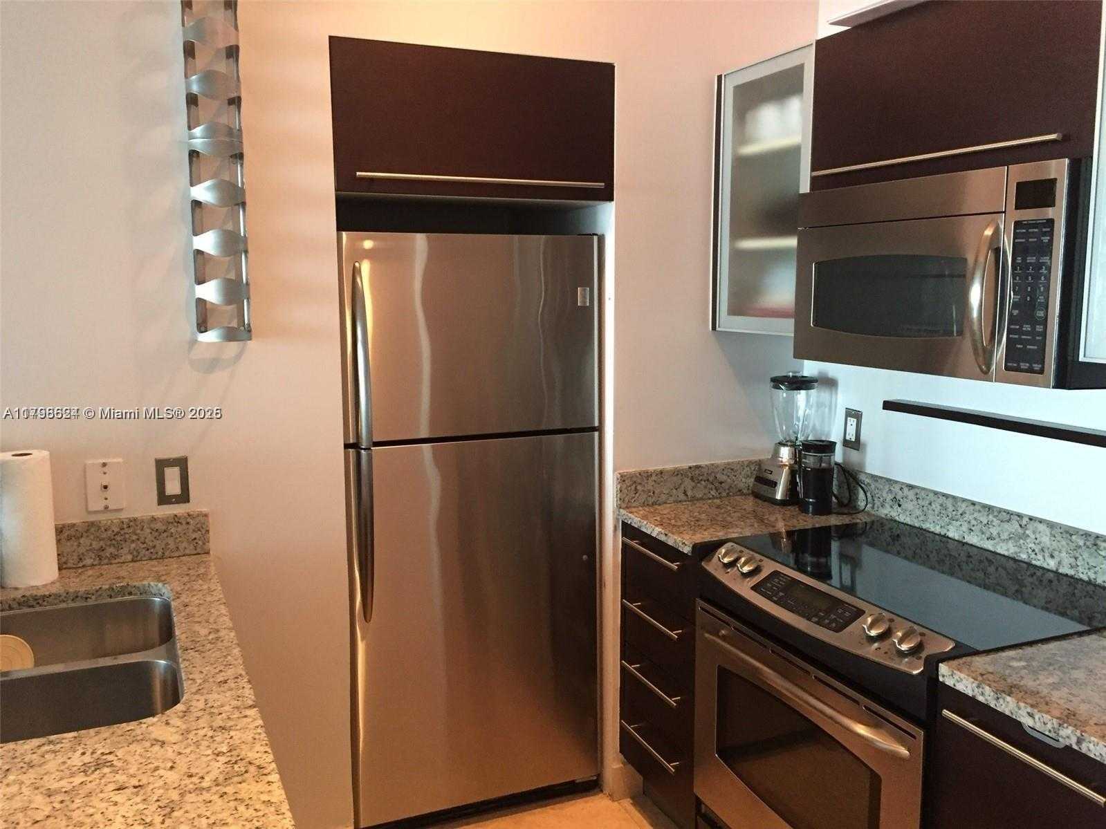 Small Image of 950 BRICKELL BAY DR #800, Miami Number 10