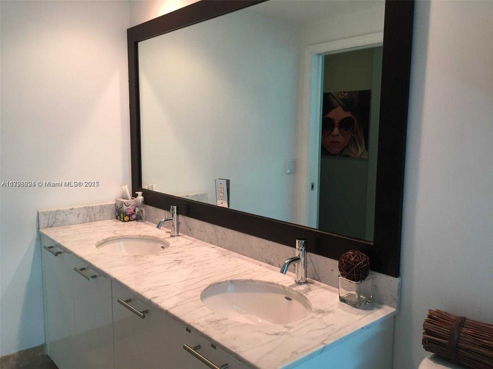 Small Image of 950 BRICKELL BAY DR #800, Miami Number 13
