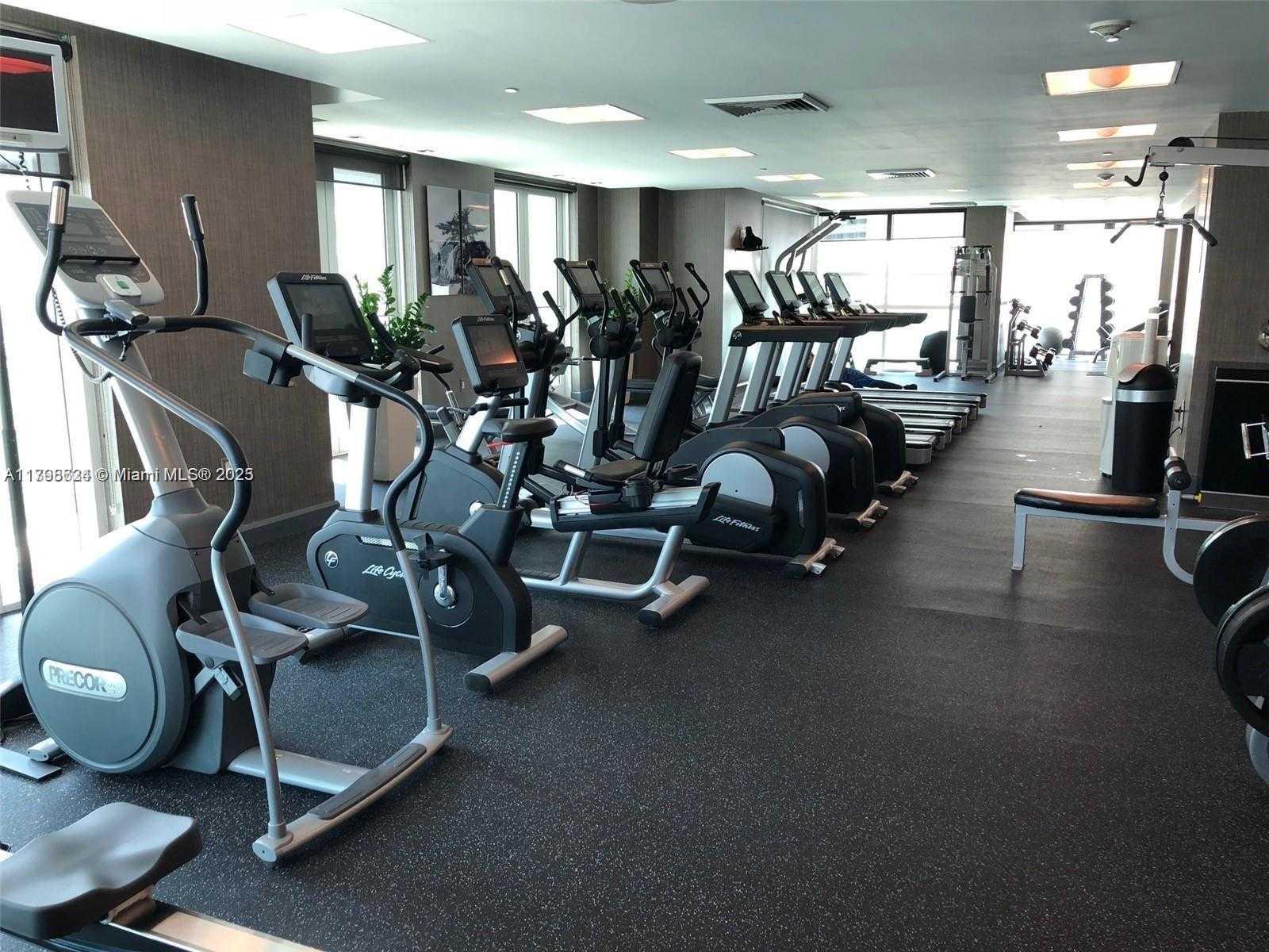 Small Image of 950 BRICKELL BAY DR #800, Miami Number 3