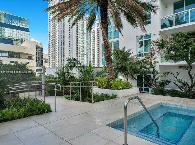 Small Image of 950 BRICKELL BAY DR #800, Miami Number 6