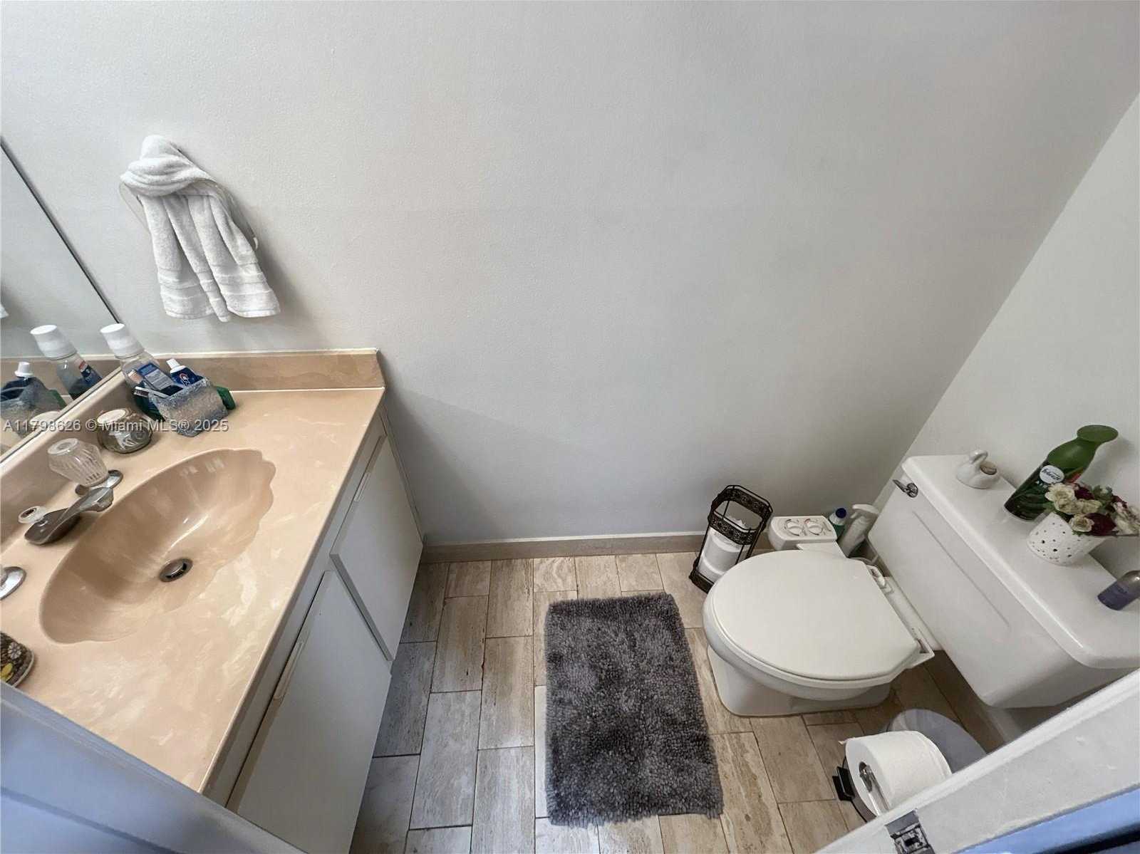 Small Image of 1717 NORTH BAYSHORE DR #A-2542, Miami Number 12
