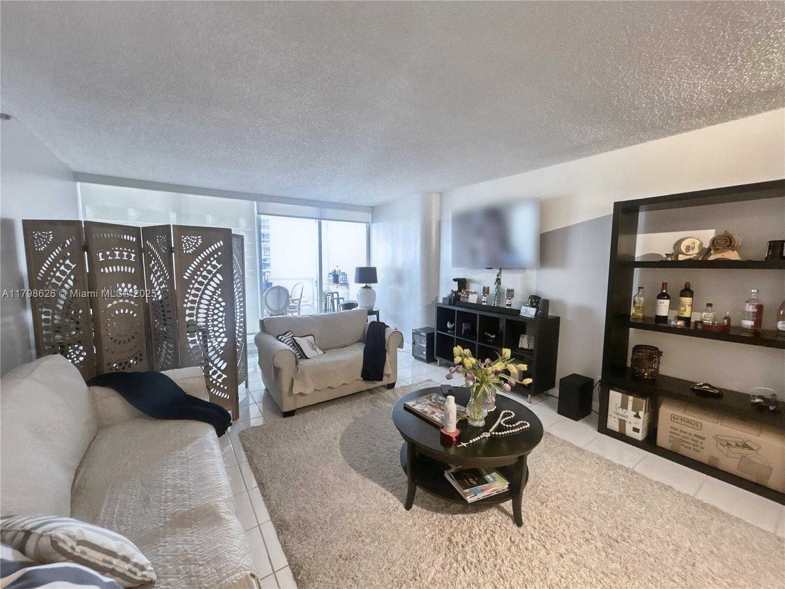 Small Image of 1717 NORTH BAYSHORE DR #A-2542, Miami Number 4