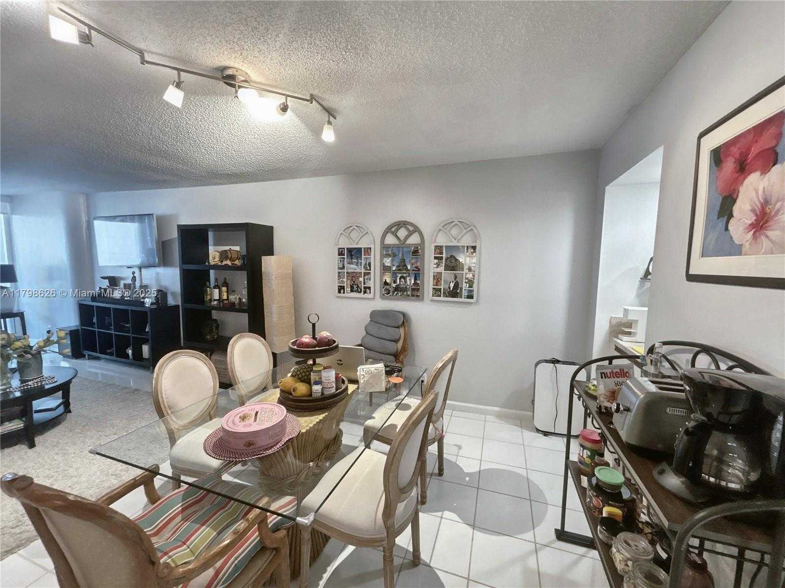 Small Image of 1717 NORTH BAYSHORE DR #A-2542, Miami Number 5