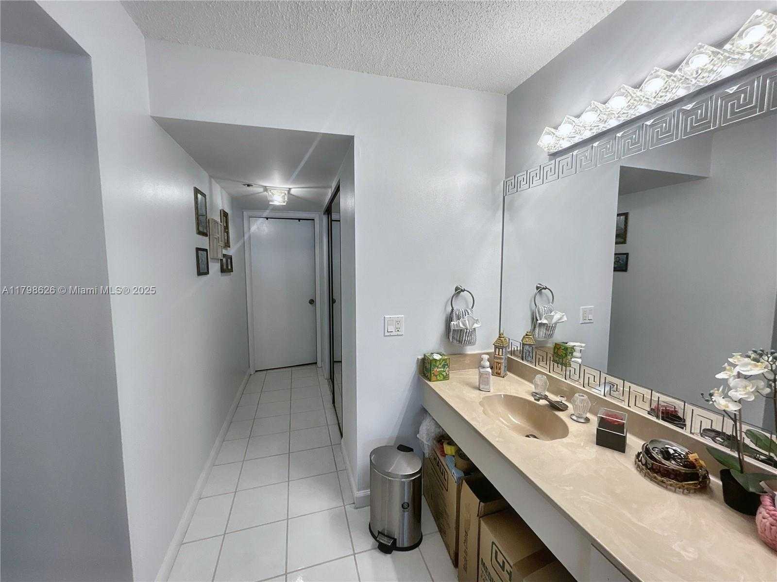 Small Image of 1717 NORTH BAYSHORE DR #A-2542, Miami Number 8