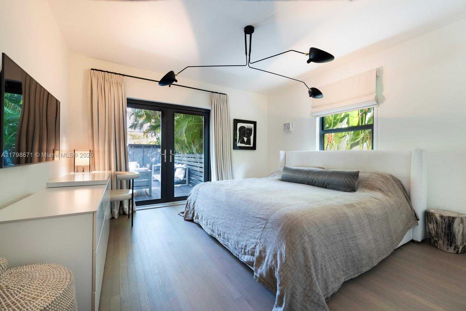 Small Image of 757 NORTH EAST 74TH ST, Miami Number 17