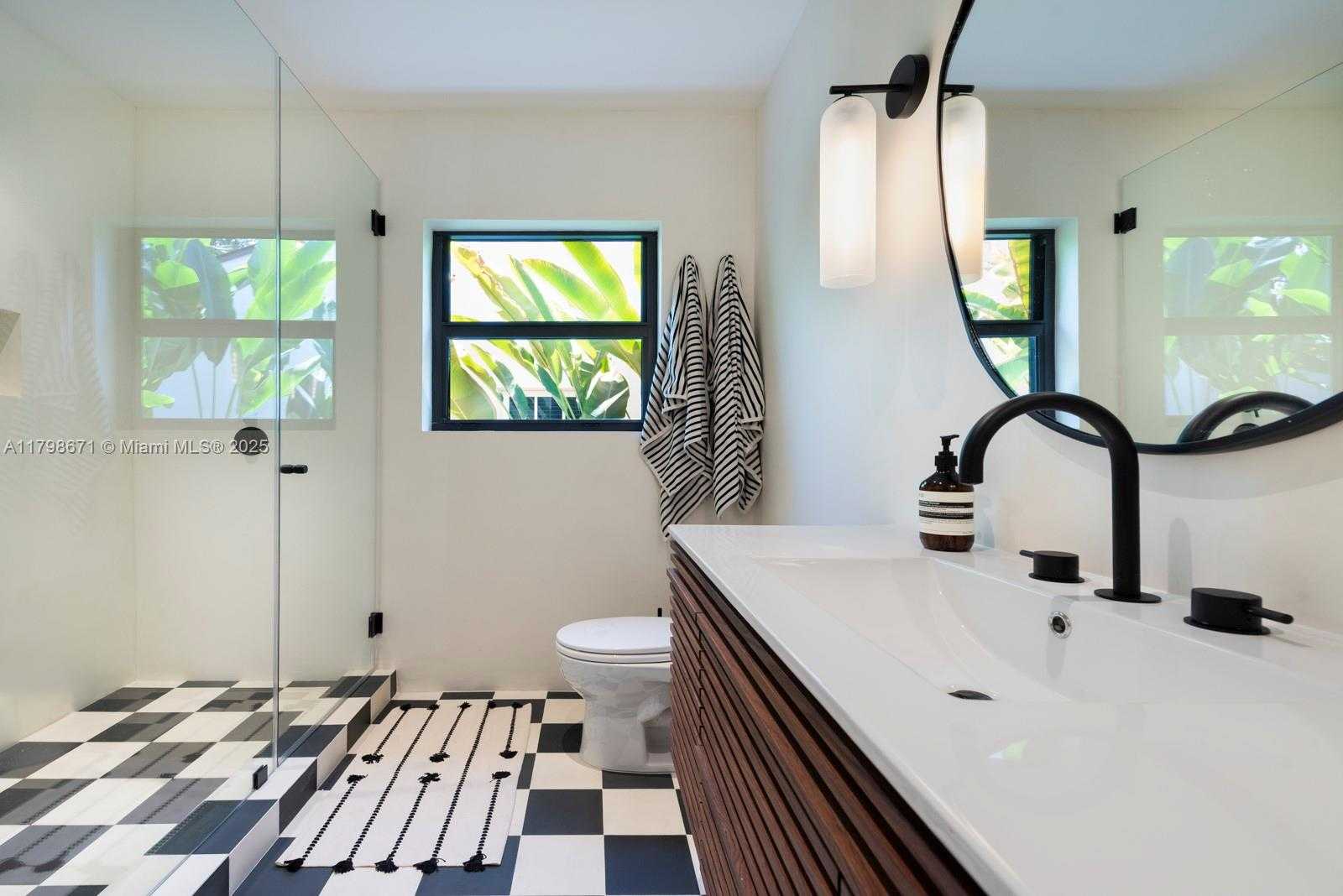 Small Image of 757 NORTH EAST 74TH ST, Miami Number 19