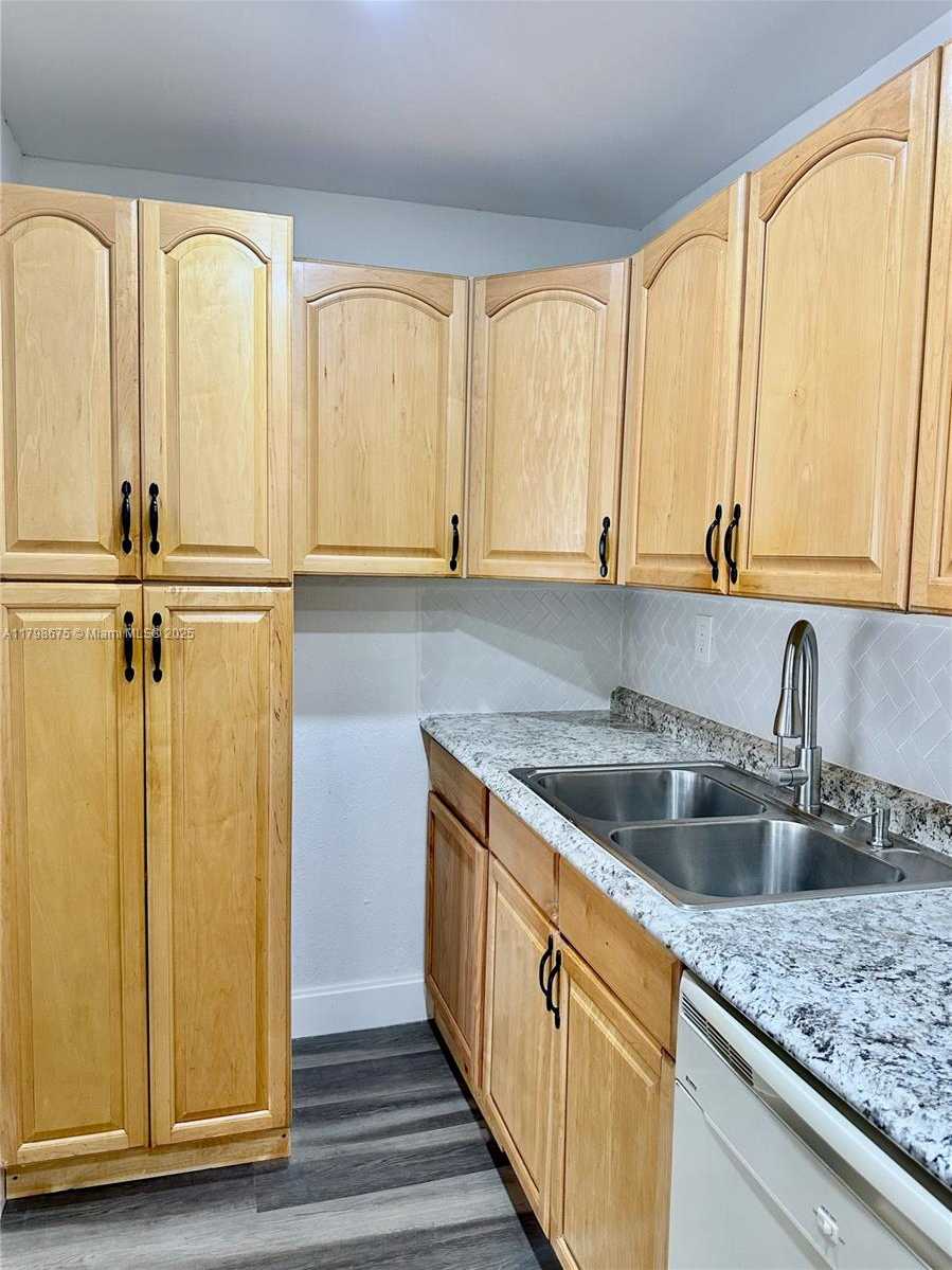 Small Image of 4500 NORTH WEST 79TH AVE #1D, Doral Number 11