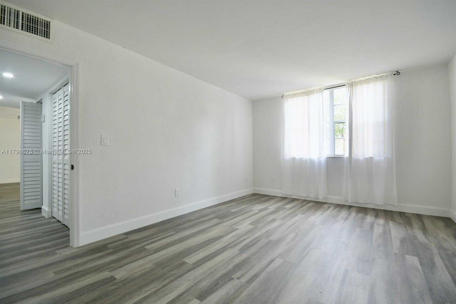 Small Image of 4500 NORTH WEST 79TH AVE #1D, Doral Number 13