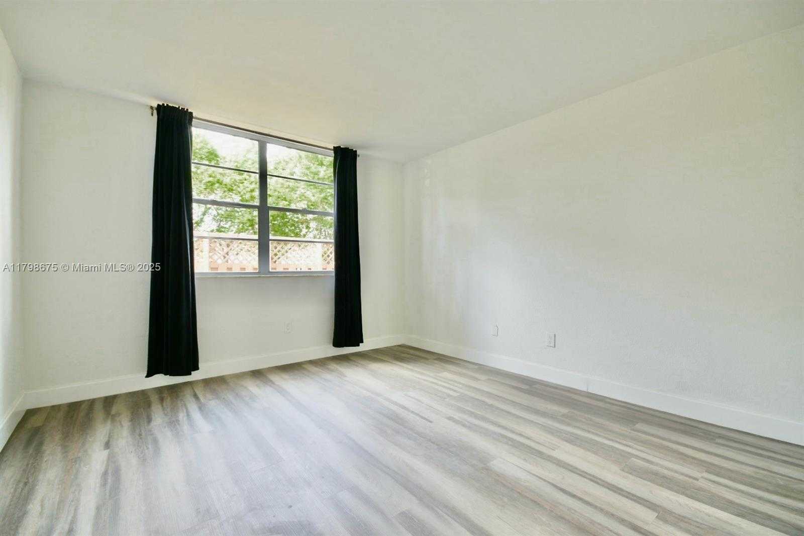 Small Image of 4500 NORTH WEST 79TH AVE #1D, Doral Number 16