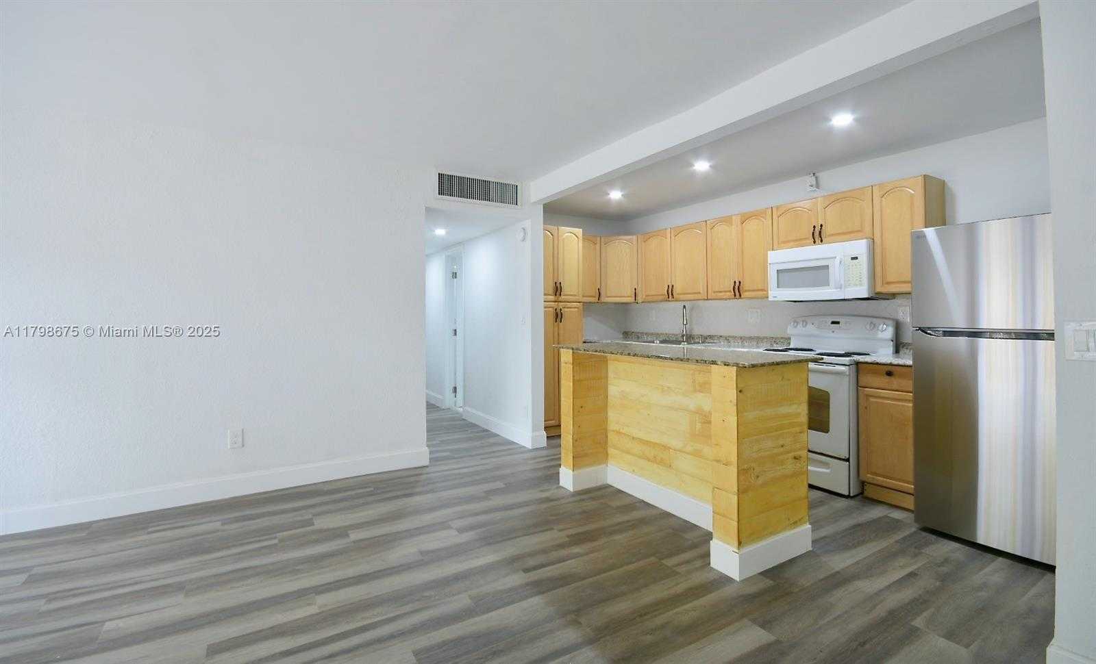 Small Image of 4500 NORTH WEST 79TH AVE #1D, Doral Number 2