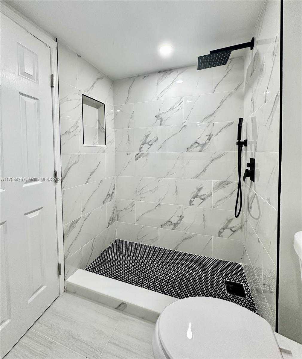 Small Image of 4500 NORTH WEST 79TH AVE #1D, Doral Number 23
