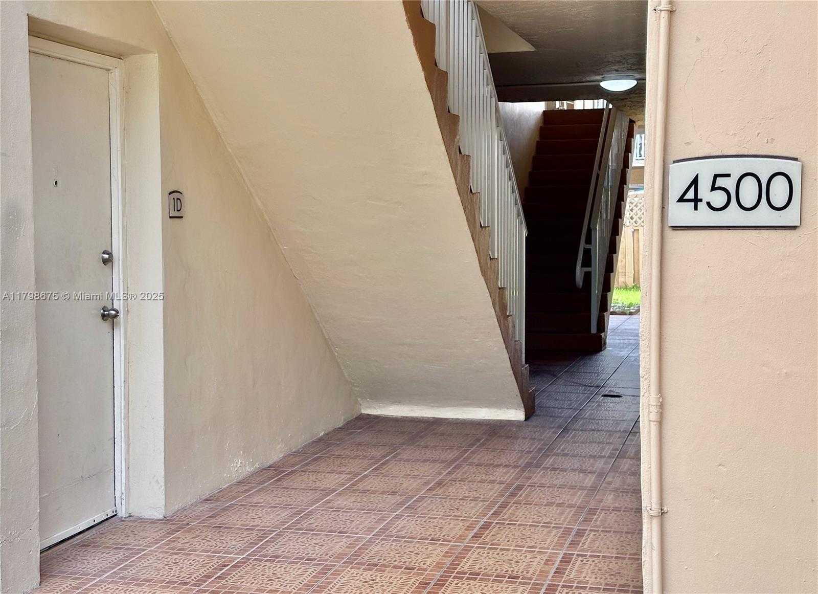 Small Image of 4500 NORTH WEST 79TH AVE #1D, Doral Number 31