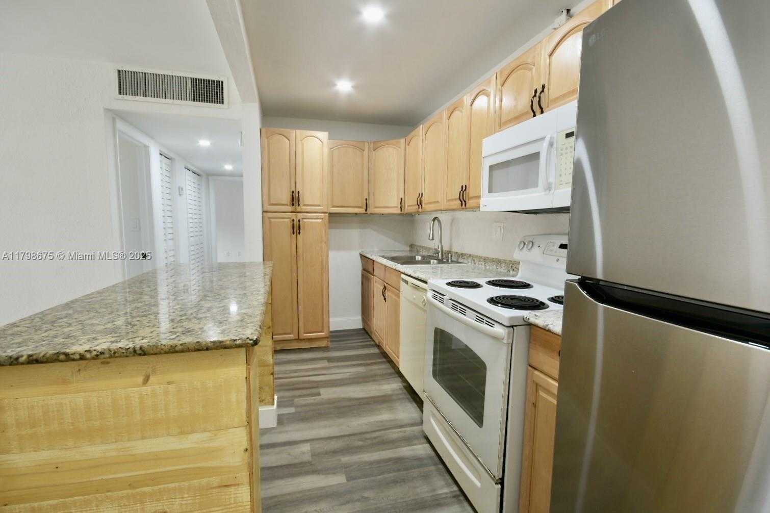 Small Image of 4500 NORTH WEST 79TH AVE #1D, Doral Number 7