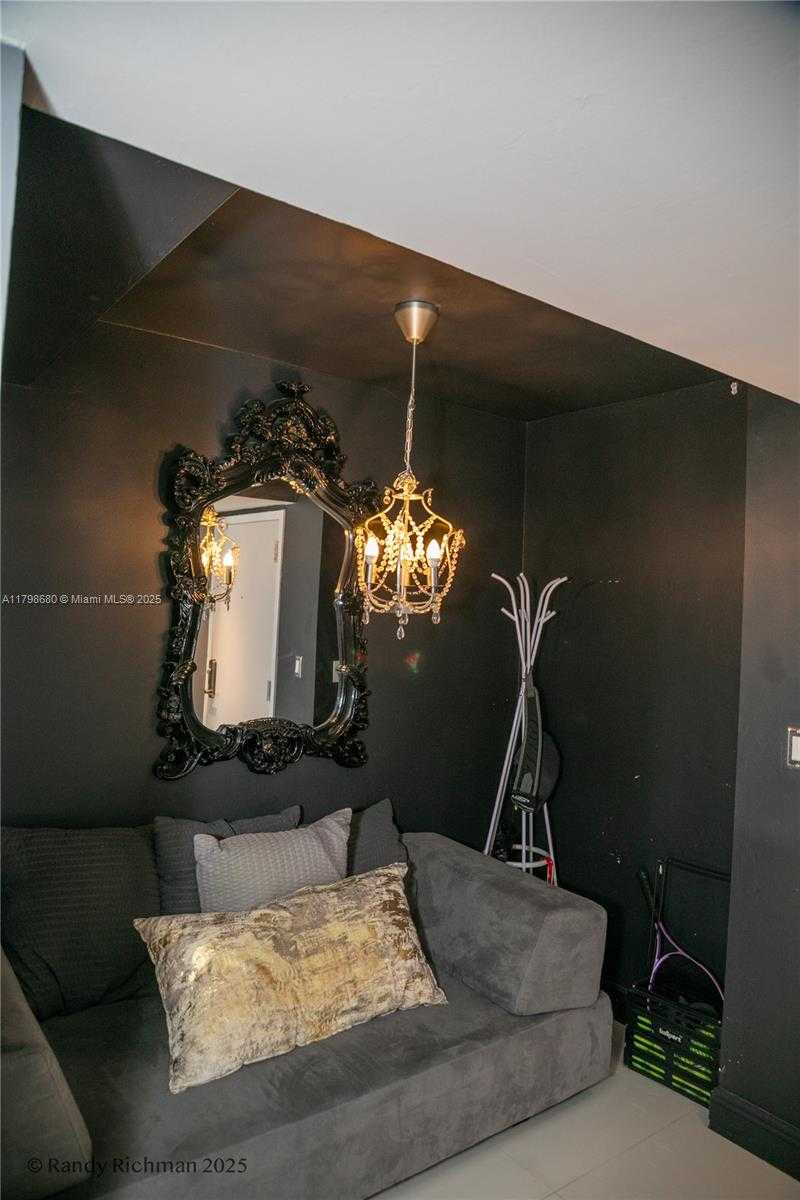 Small Image of 600 NORTH EAST 36TH ST #702, Miami Number 11