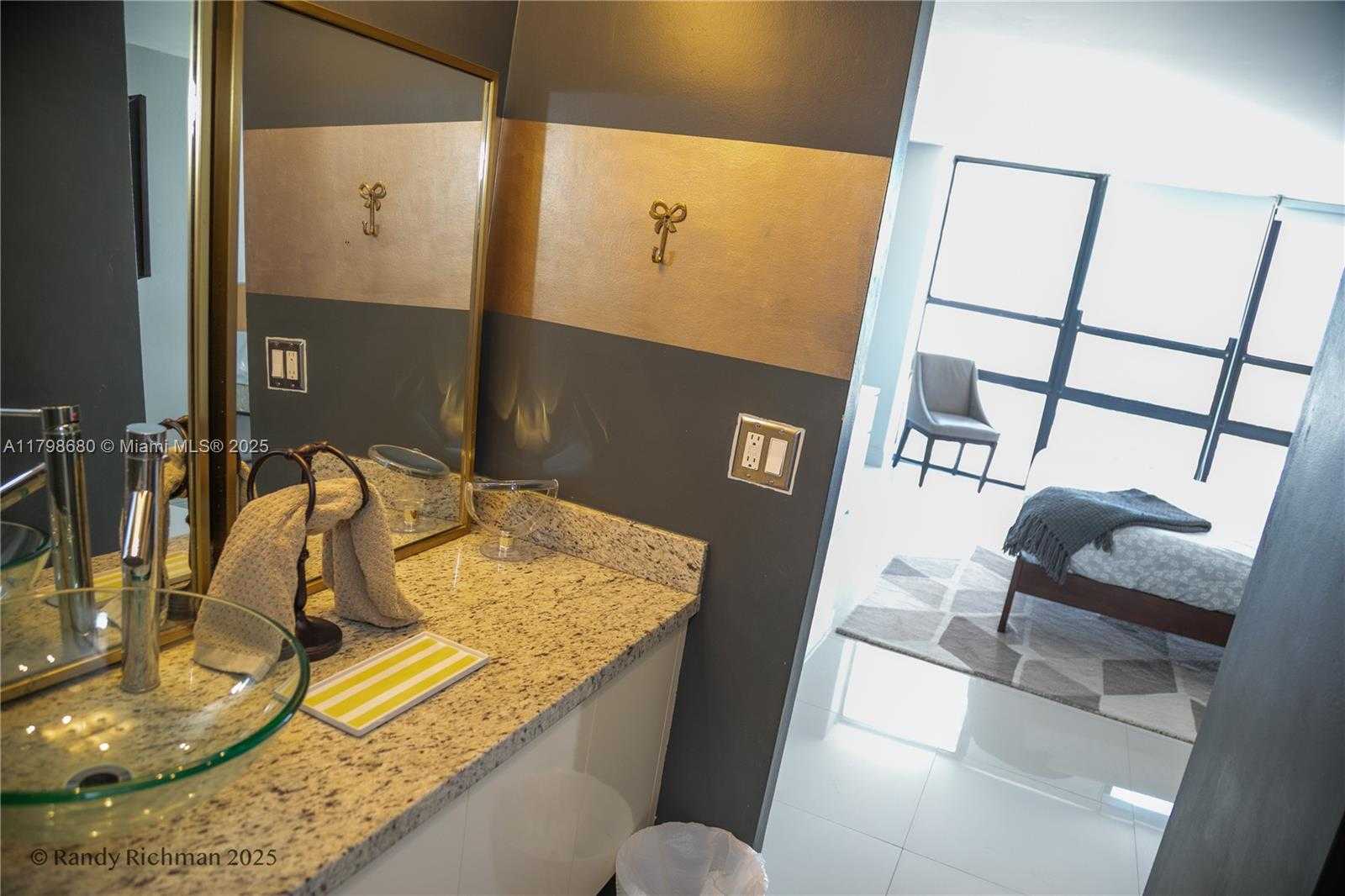 Small Image of 600 NORTH EAST 36TH ST #702, Miami Number 13