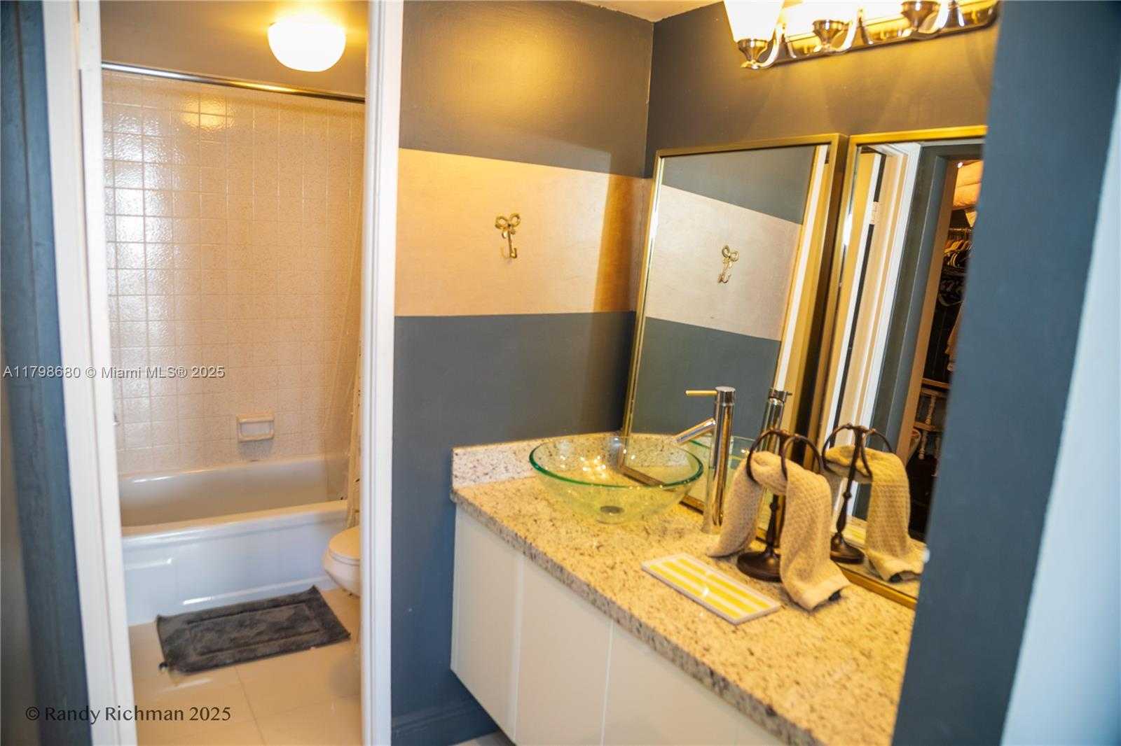 Small Image of 600 NORTH EAST 36TH ST #702, Miami Number 20