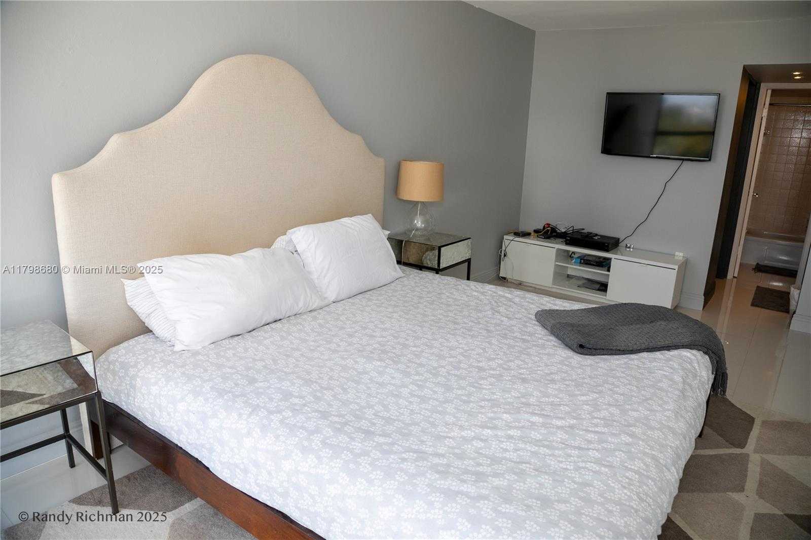 Small Image of 600 NORTH EAST 36TH ST #702, Miami Number 22