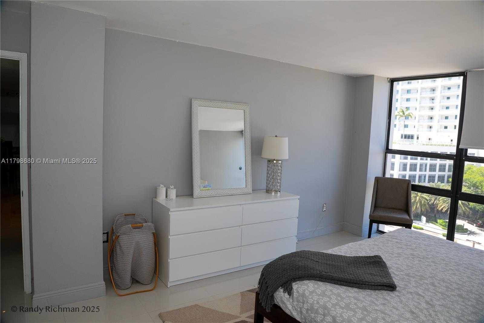 Small Image of 600 NORTH EAST 36TH ST #702, Miami Number 23