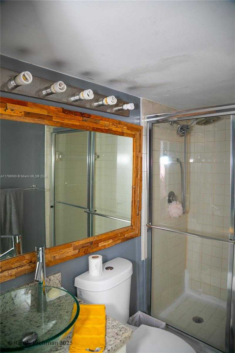 Small Image of 600 NORTH EAST 36TH ST #702, Miami Number 29