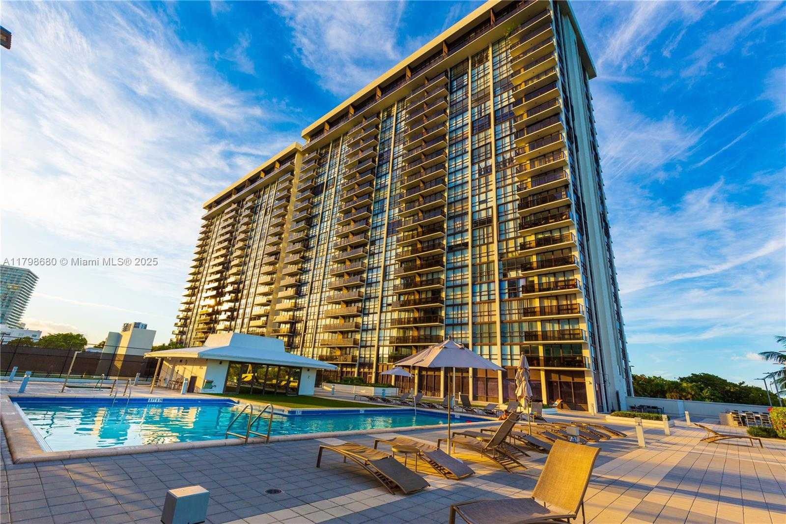 Small Image of 600 NORTH EAST 36TH ST #702, Miami Number 3