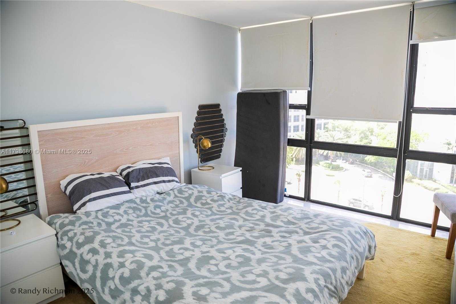 Small Image of 600 NORTH EAST 36TH ST #702, Miami Number 30