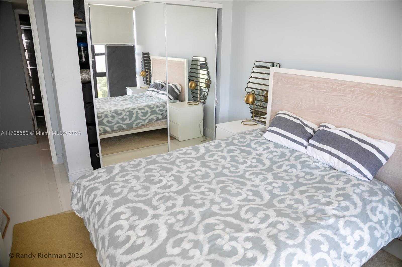 Small Image of 600 NORTH EAST 36TH ST #702, Miami Number 31