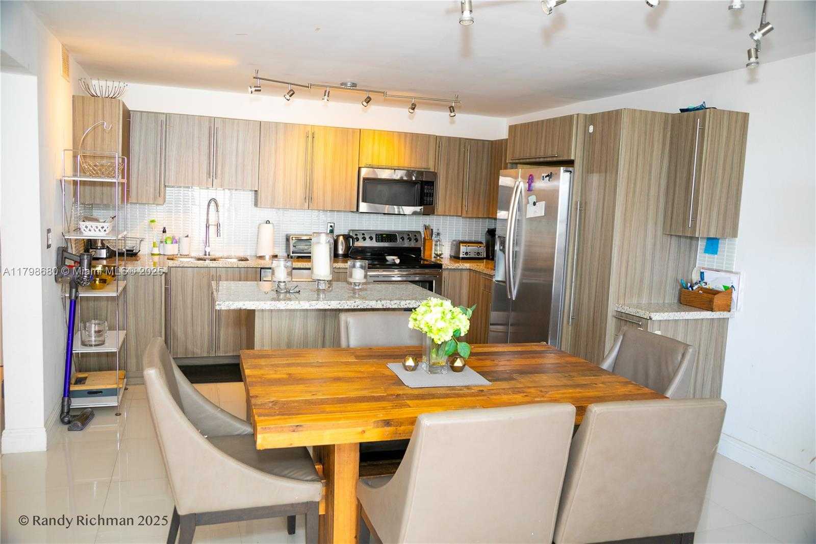 Small Image of 600 NORTH EAST 36TH ST #702, Miami Number 33