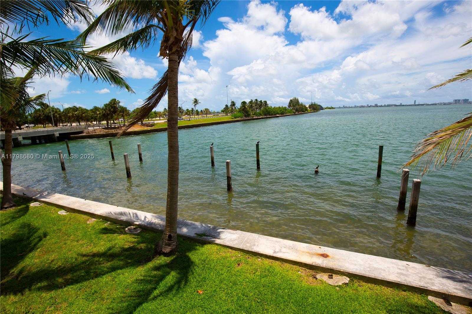 Small Image of 600 NORTH EAST 36TH ST #702, Miami Number 8