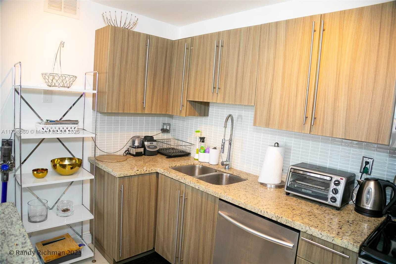 Small Image of 600 NORTH EAST 36TH ST #702, Miami Number 9