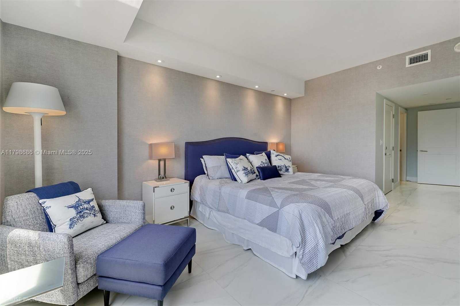 Small Image of 201 CRANDON BLVD #833, Key Biscayne Number 12