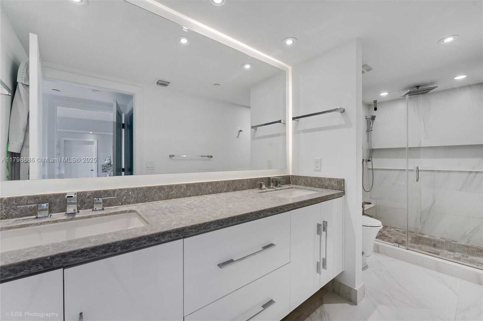 Small Image of 201 CRANDON BLVD #833, Key Biscayne Number 13