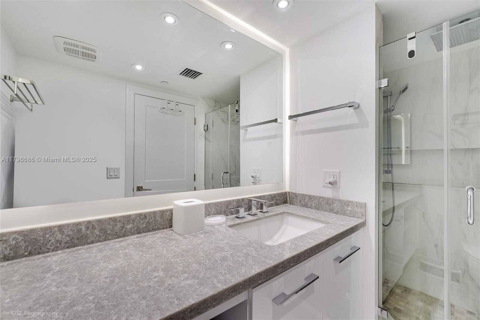 Small Image of 201 CRANDON BLVD #833, Key Biscayne Number 15