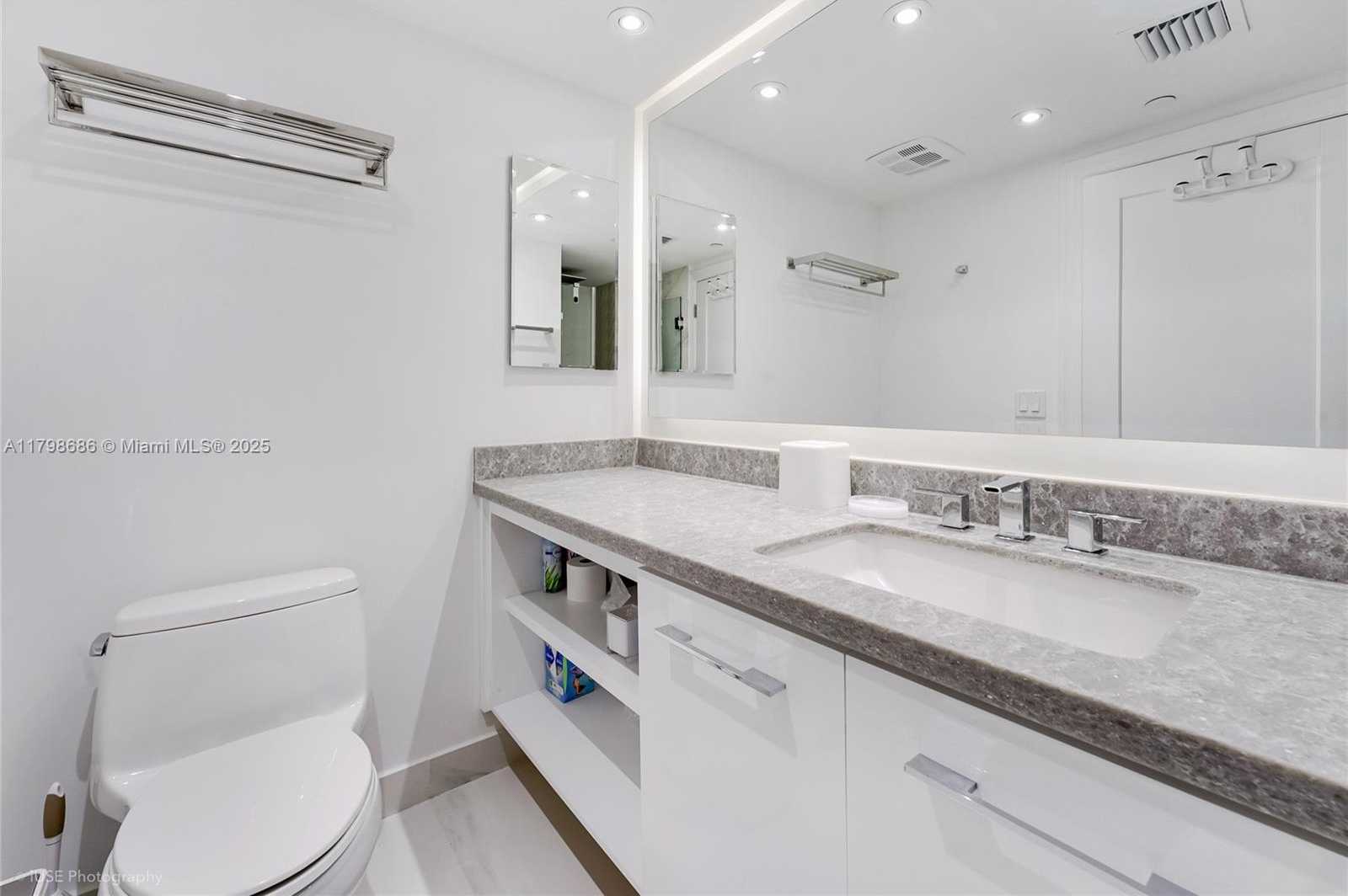 Small Image of 201 CRANDON BLVD #833, Key Biscayne Number 16