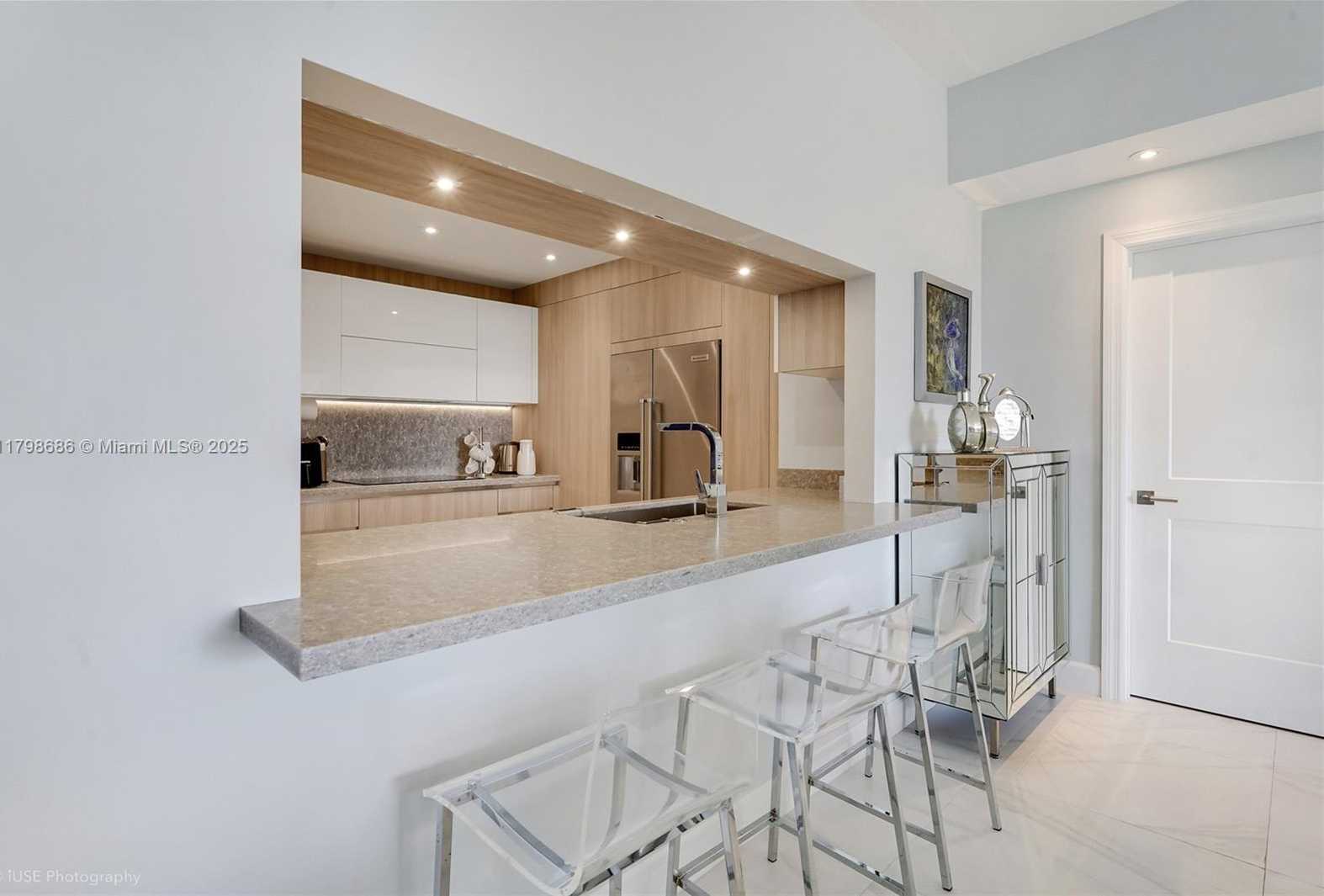 Small Image of 201 CRANDON BLVD #833, Key Biscayne Number 8