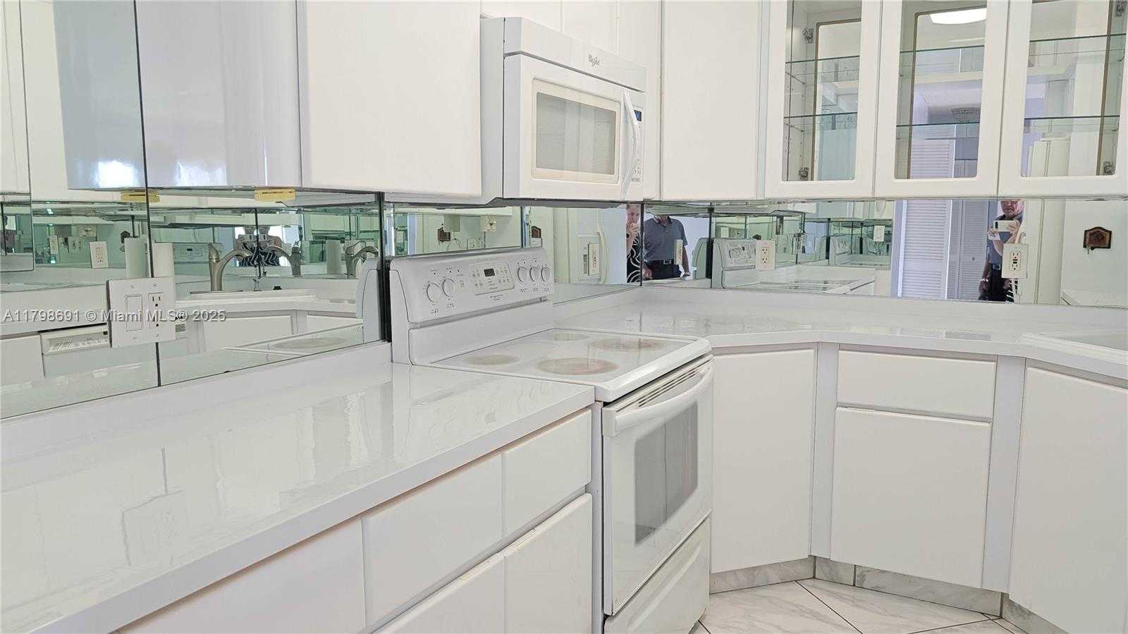 Small Image of 1980 SOUTH OCEAN DR #22A, Hallandale Beach Number 4