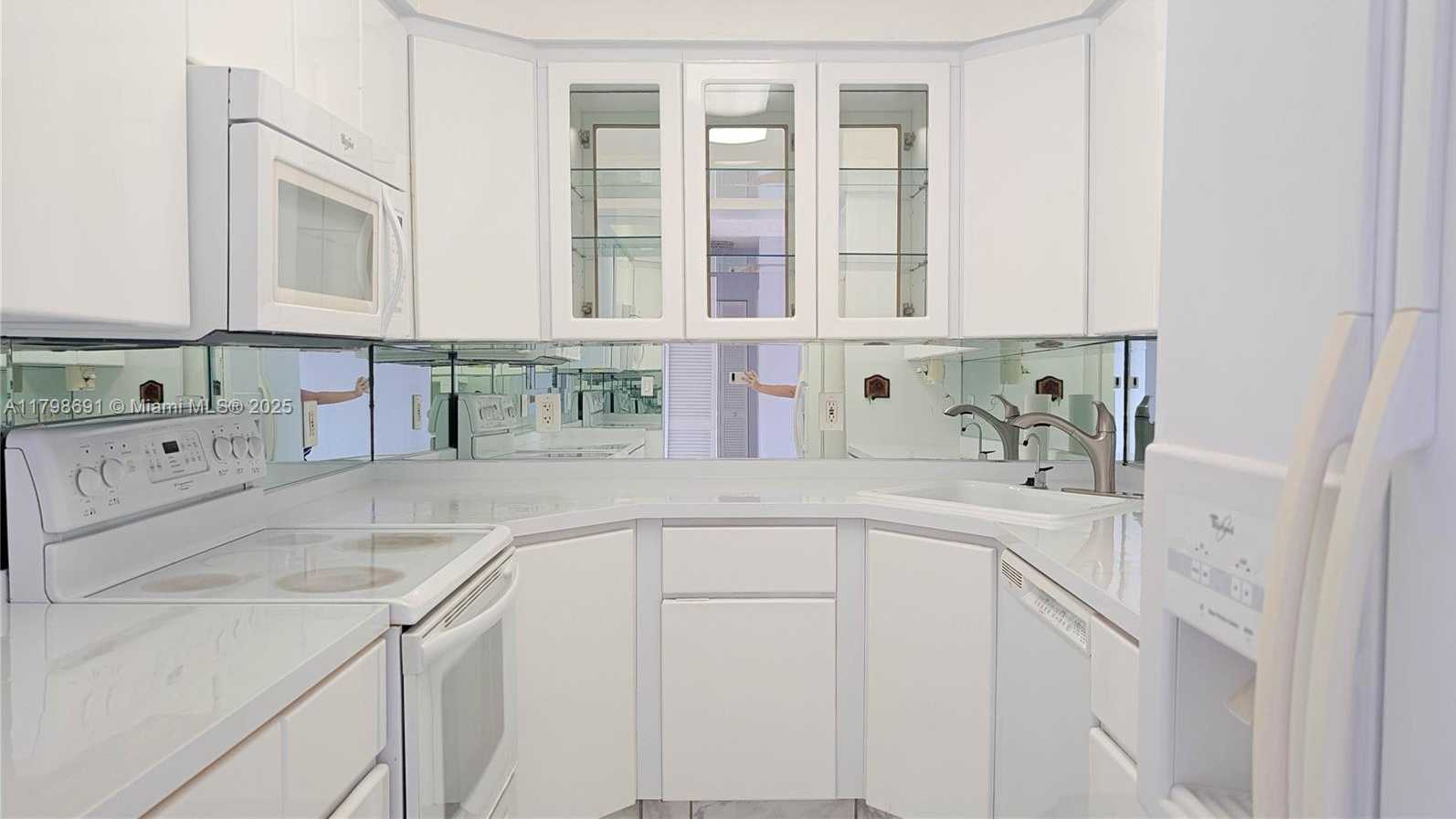 Small Image of 1980 SOUTH OCEAN DR #22A, Hallandale Beach Number 5