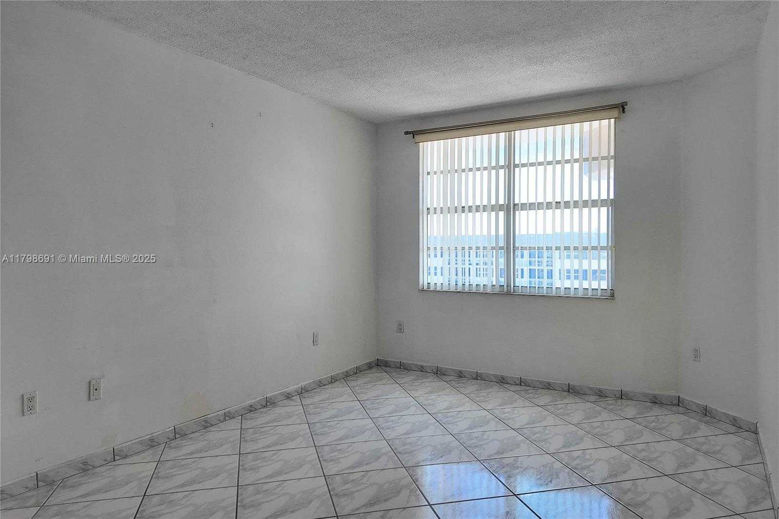Small Image of 1980 SOUTH OCEAN DR #22A, Hallandale Beach Number 8