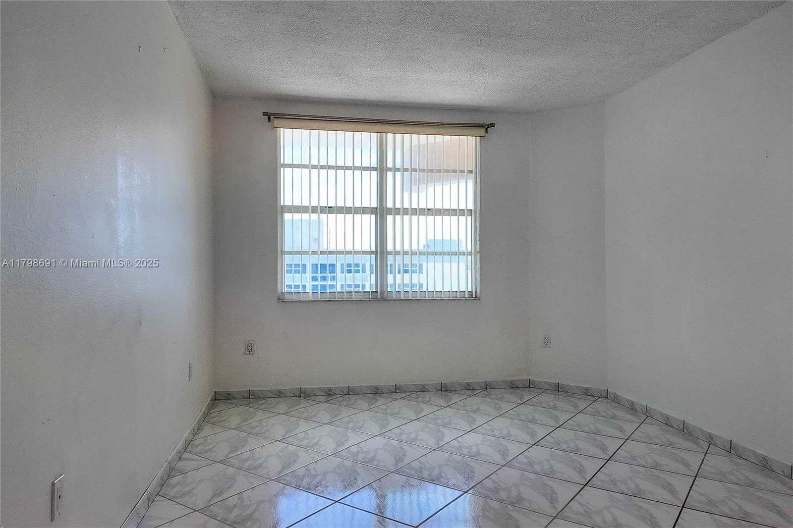 Small Image of 1980 SOUTH OCEAN DR #22A, Hallandale Beach Number 9