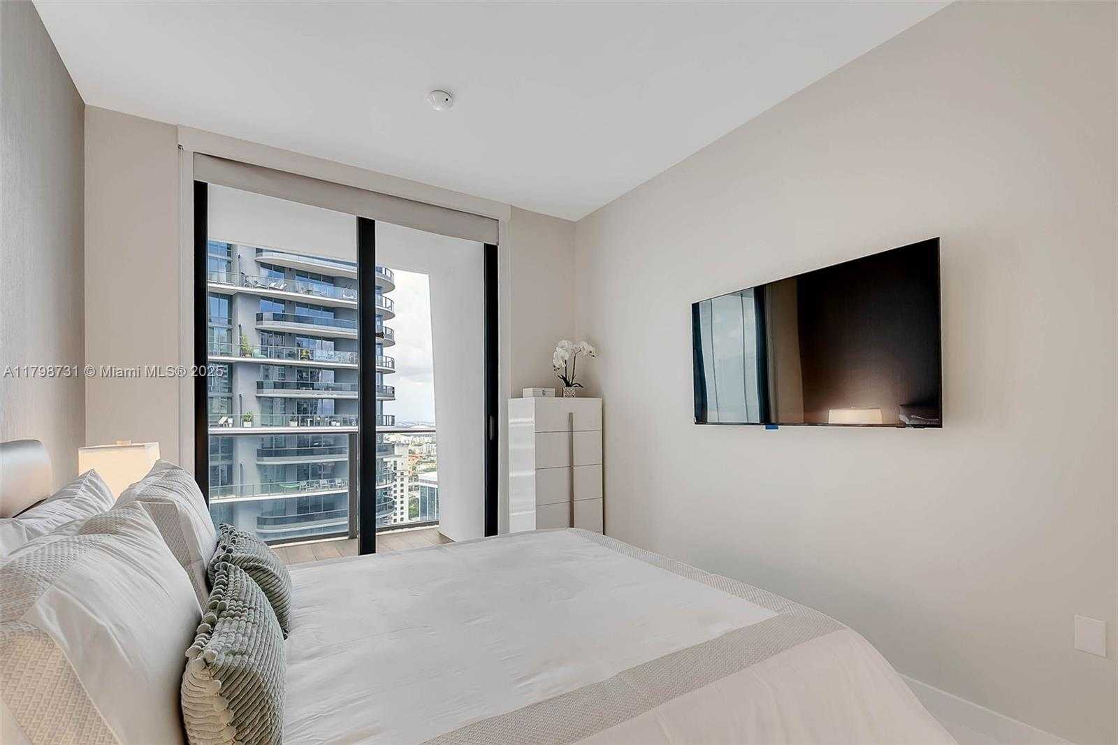 Small Image of 1010 BRICKELL AVE #4309, Miami Number 20