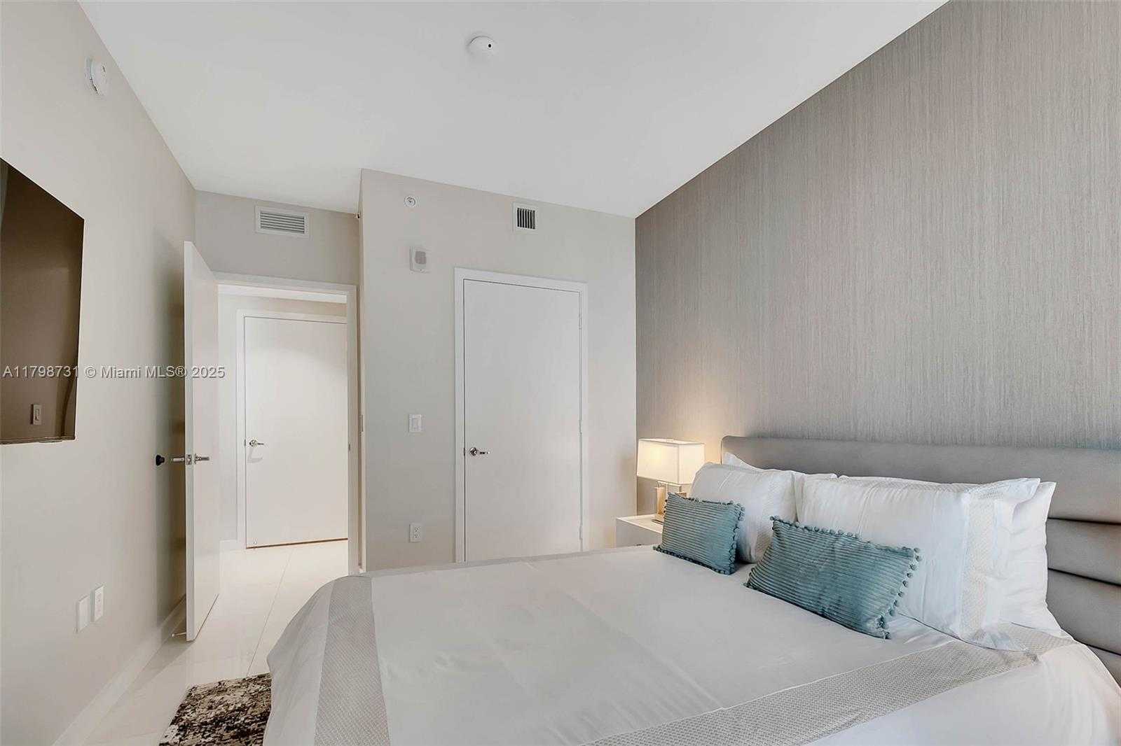 Small Image of 1010 BRICKELL AVE #4309, Miami Number 21