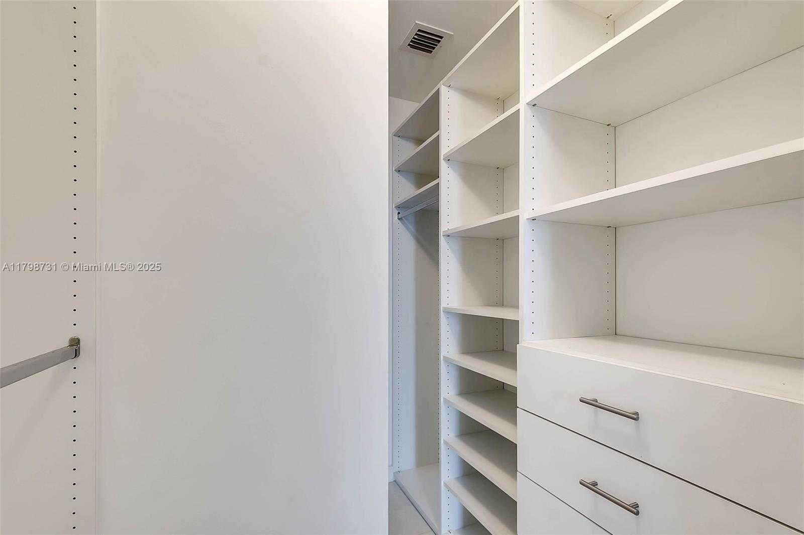 Small Image of 1010 BRICKELL AVE #4309, Miami Number 24