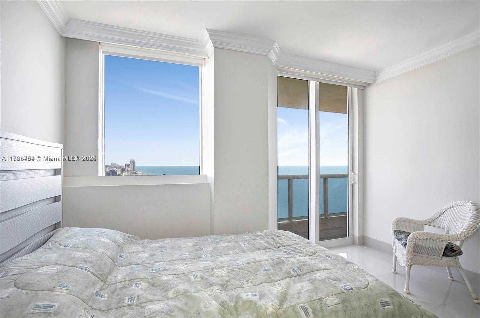 Small Image of 4779 Collins Ave, Miami Beach, FL 33140, USA Number 11