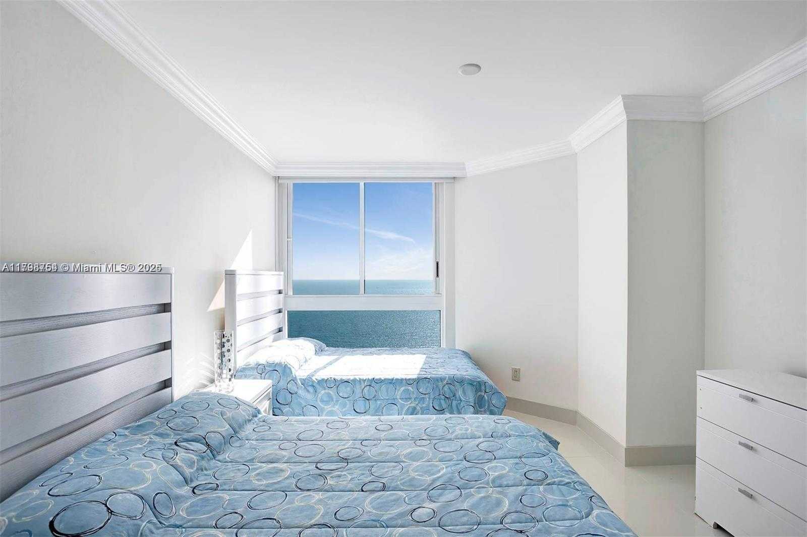 Small Image of 4779 Collins Ave, Miami Beach, FL 33140, USA Number 16