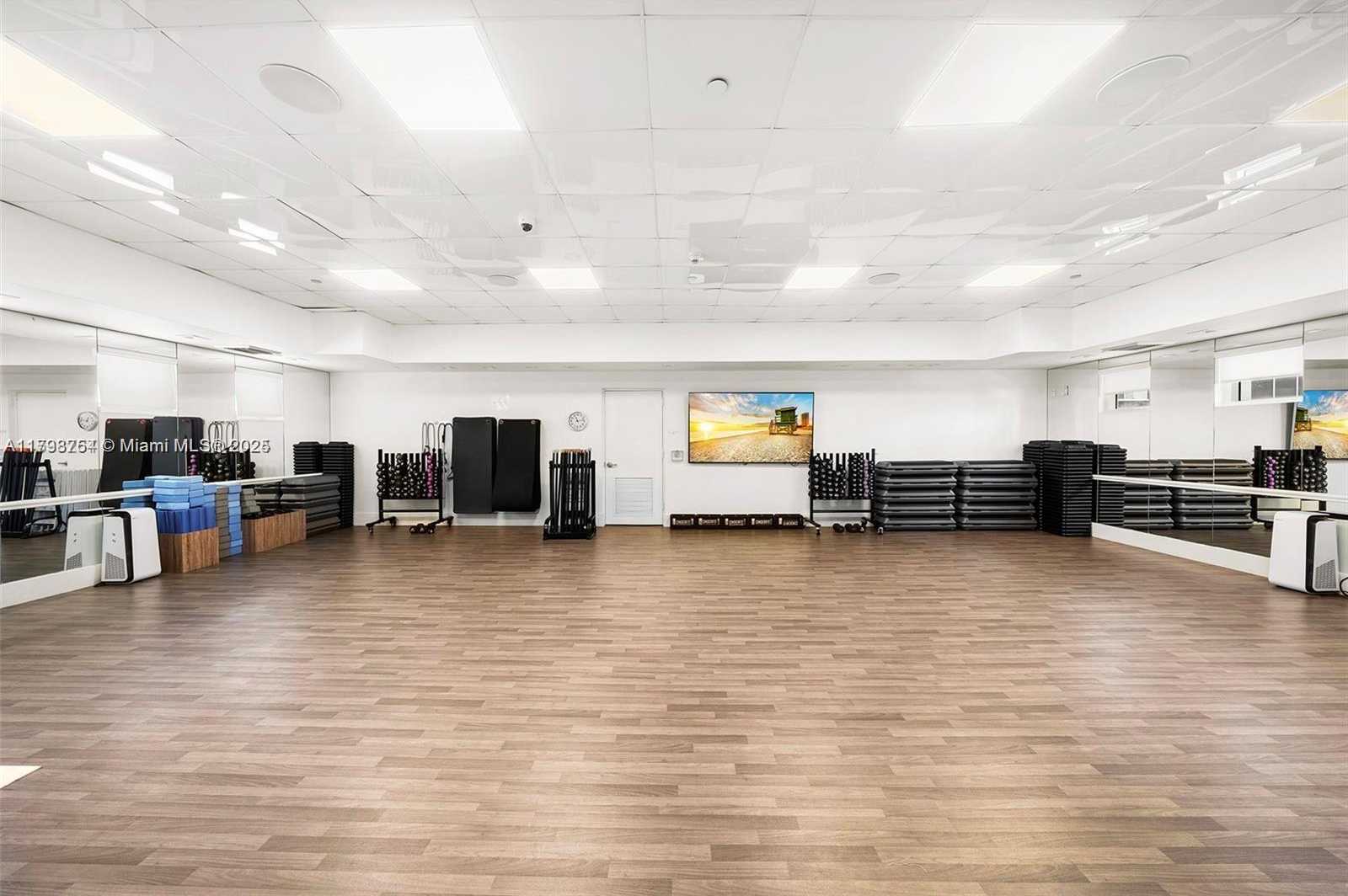 Small Image of 4779 Collins Ave, Miami Beach, FL 33140, USA Number 30