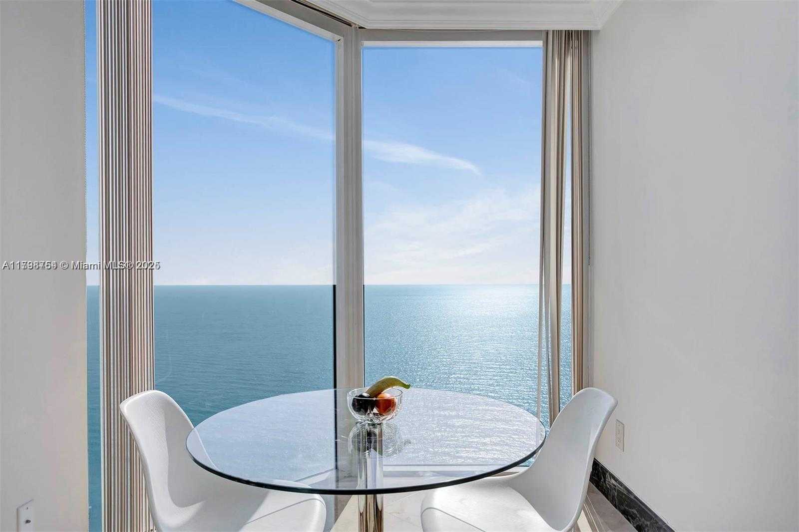 Small Image of 4779 Collins Ave, Miami Beach, FL 33140, USA Number 9