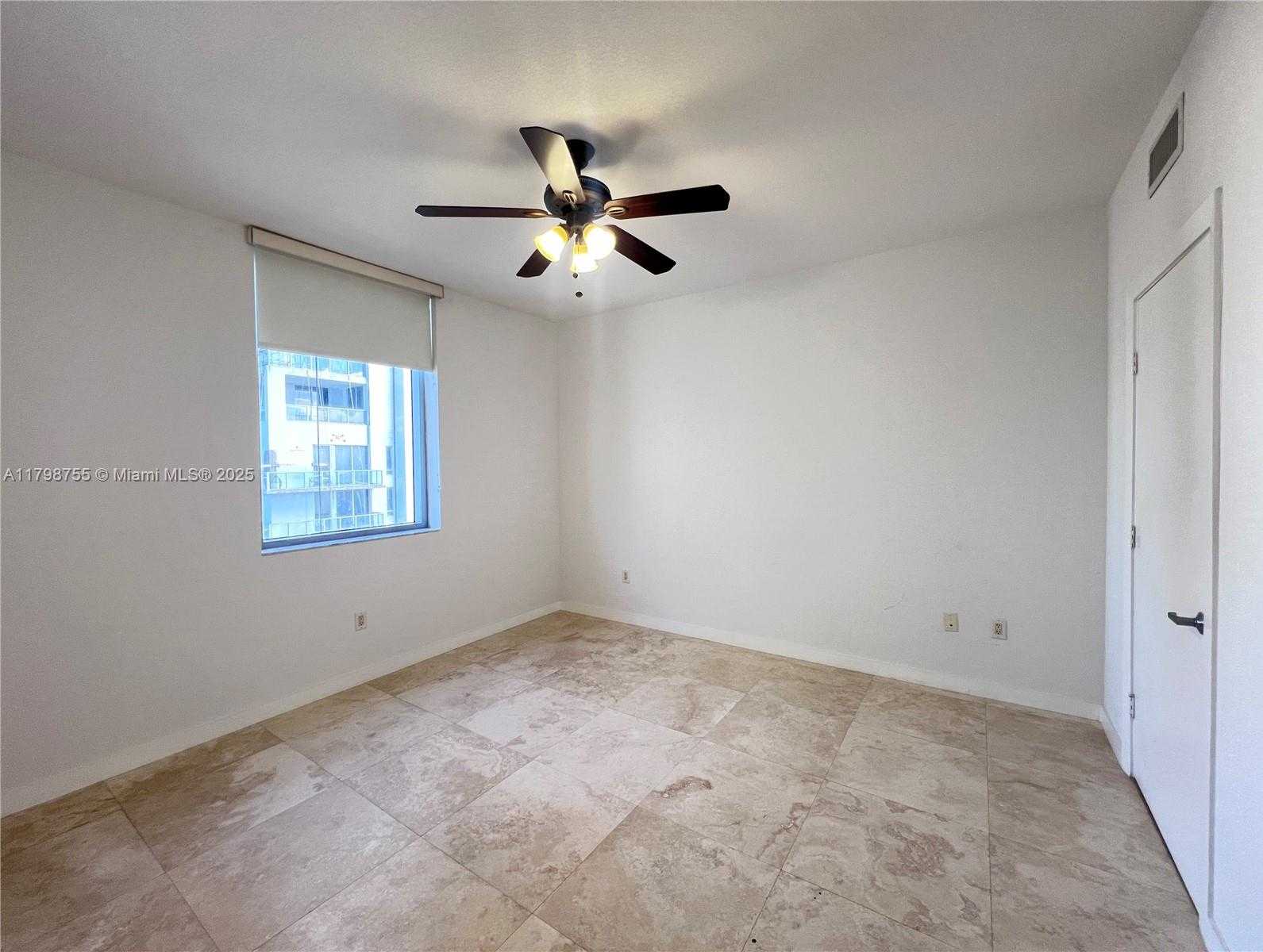 Small Image of 1060 BRICKELL AVE #3313, Miami Number 11